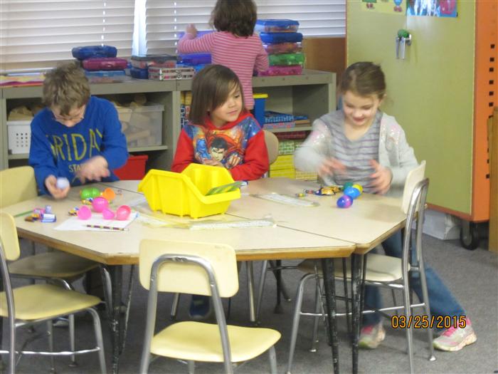 Elementary Home / 2015 Easter Bunny Visit